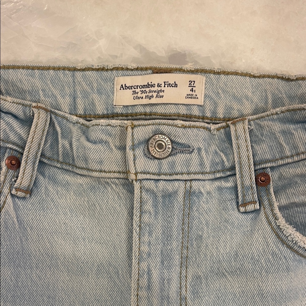 Abercrombie & Fitch Light Wash Denim